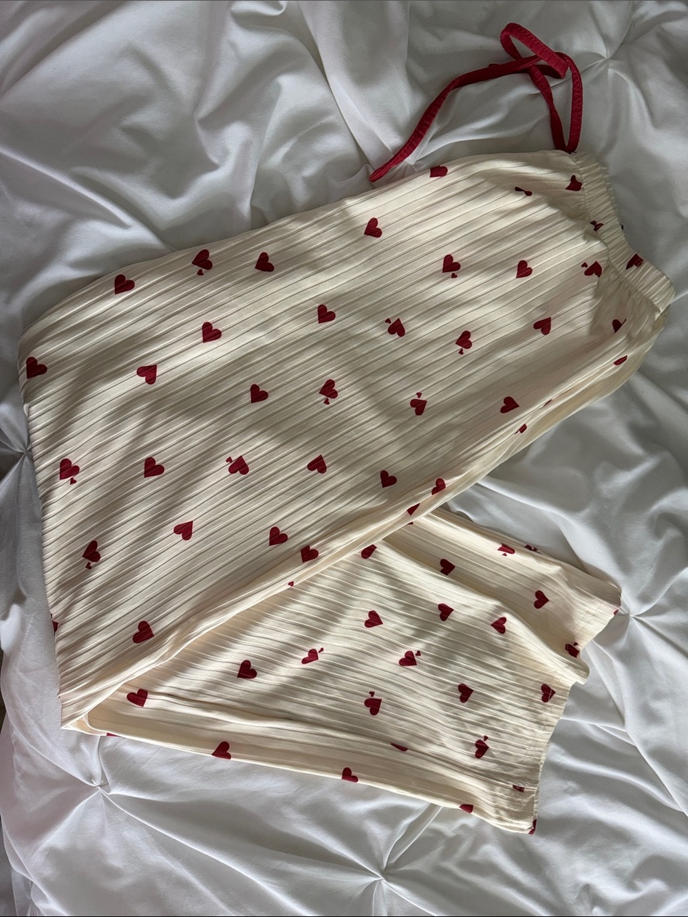 Cream & Red Heart Print Women's pajama pants